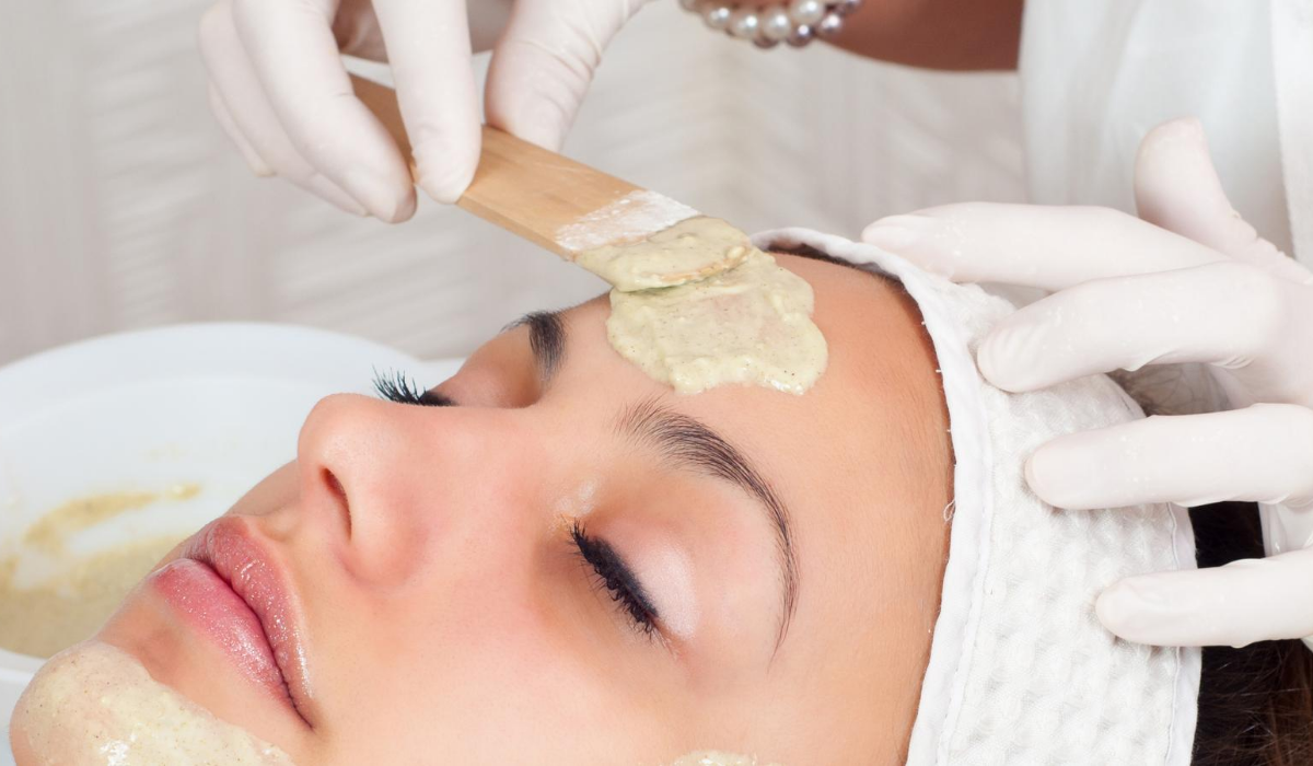 Removing pigmentation with Cosmelan peel